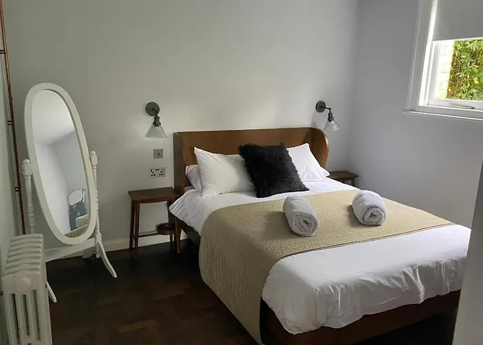 Classroom Flat Suite In A Converted School In Fowey Town Centre