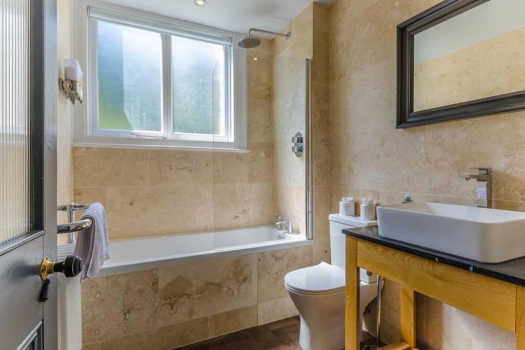 Classroom Flat In A Converted School In Town Centre Fowey