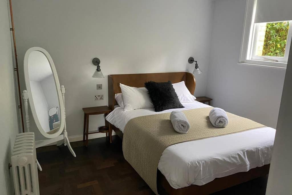 Apartment Classroom Flat In A Converted School In Town Centre
